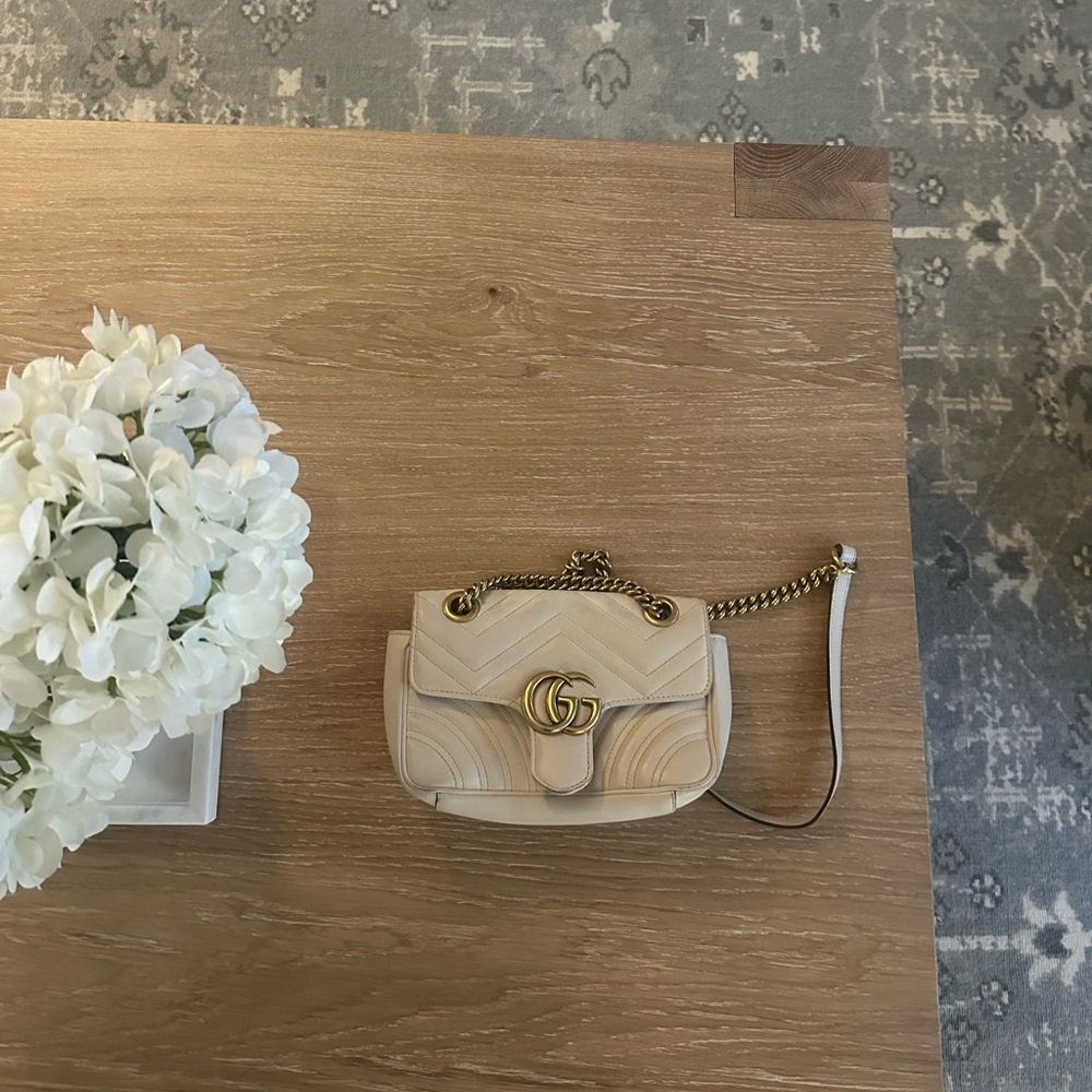 GG Marmont Small Shoulder Bag